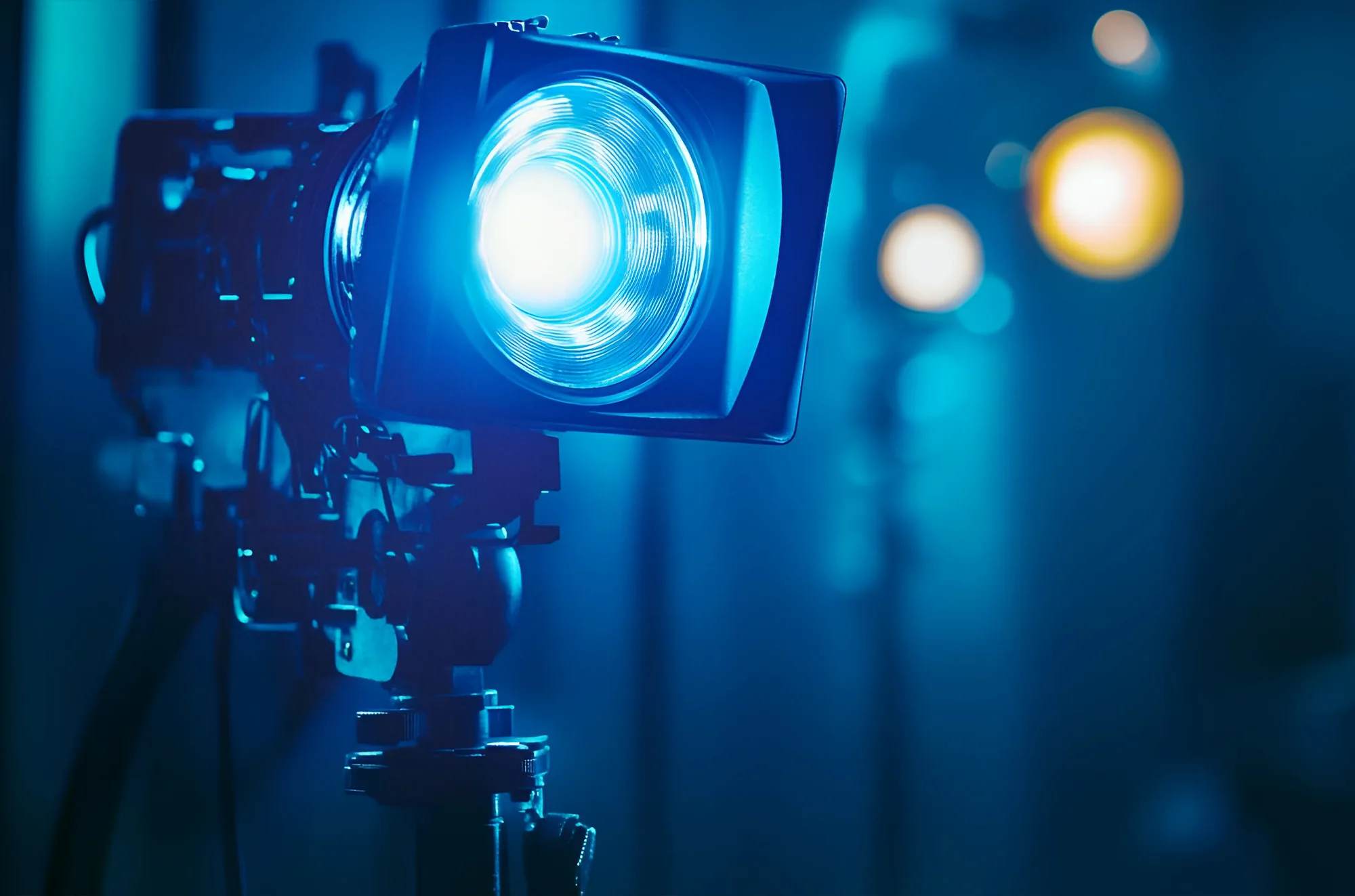 Tungsten lighting setup for cinematic scenes