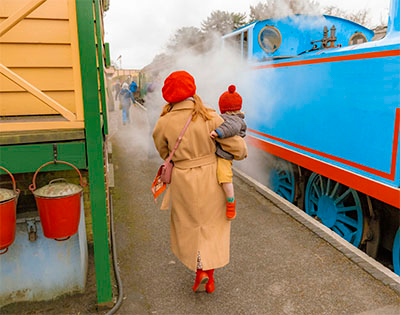 Hire Mastering Colour in Street Photography: Masterclass with Josh Edgoose - Image 4