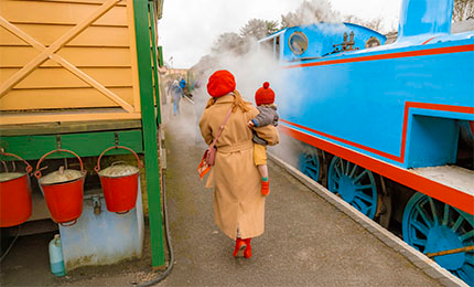 Hire Mastering Colour in Street Photography: Masterclass with Josh Edgoose - Image 1