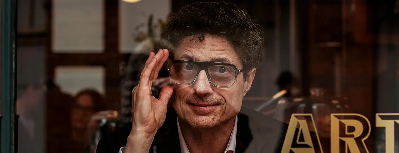 Hire Through the Glass: A Guide to Candid Portraiture with Dawn Eagleton - Image 3