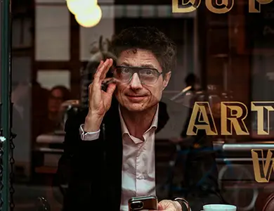 Hire Through the Glass: A Guide to Candid Portraiture with Dawn Eagleton - Image 4